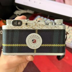 Leica IIIG camera
