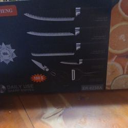 Brand New High Quality Knife Set