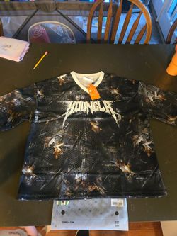 Young la shirt medium
