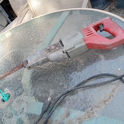 Reciprocating saw Works. Good cuts through metal.