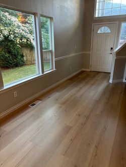 Vinyl Plank Flooring - Wide Plank White Oak
