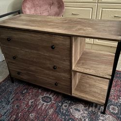 3 Drawer Dresser With 2 Side Shelves