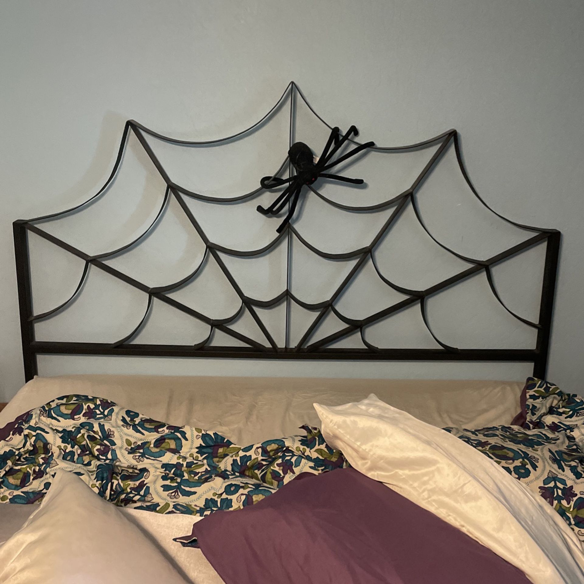 Custom Metal Spider Web Head Board 
