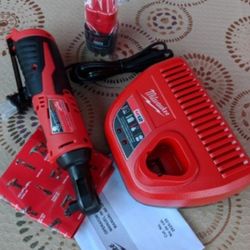 MILWAUKEE M12 12-VOLT LITHIUM ION  CORDLESS  3/8 IN RATCHET WITH  (1)-2.0AH BATTERY AND CHARGER KIT 