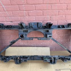 2017-2018-2019 GMC Sierra Radiator Support 