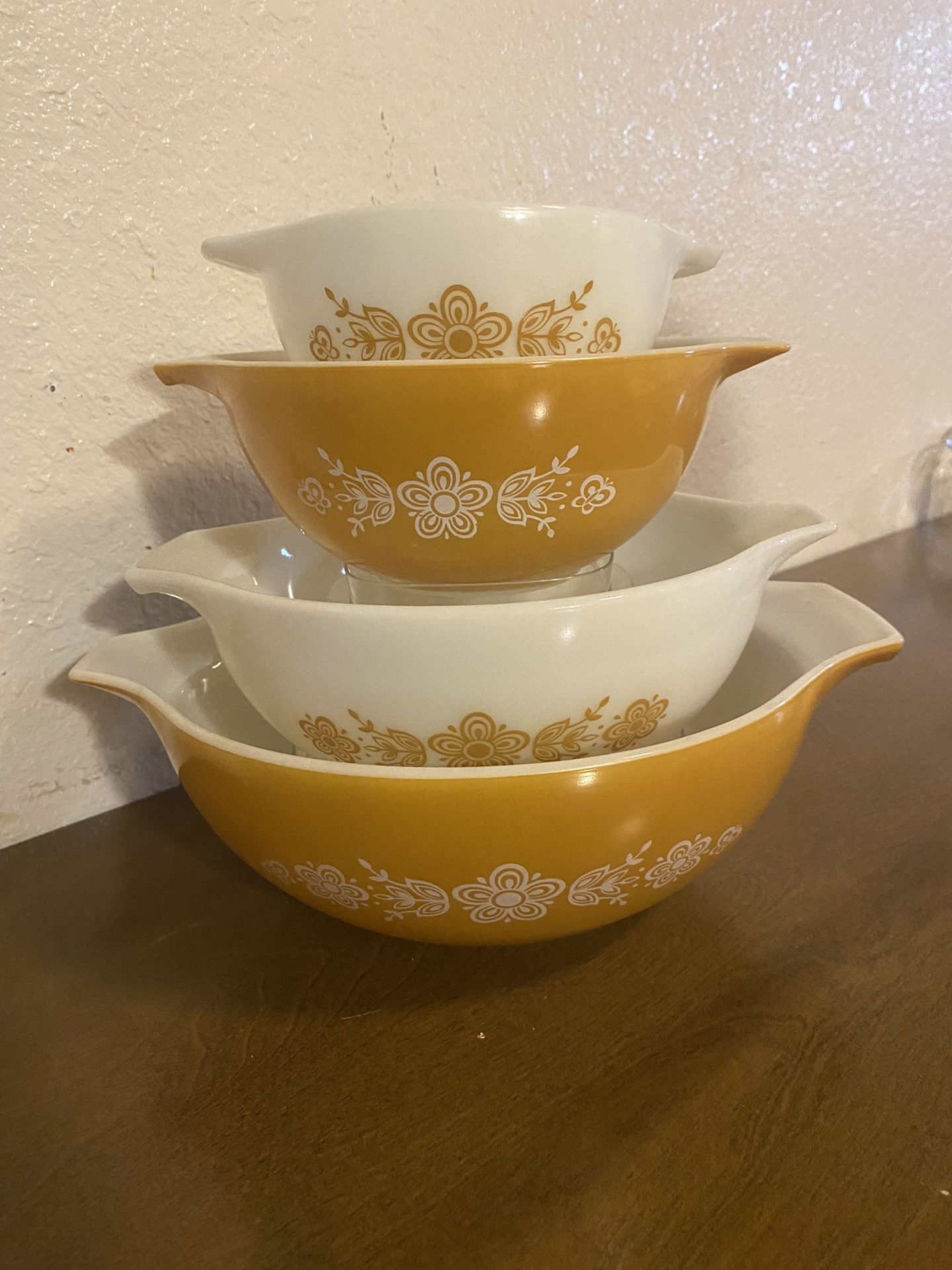 Pyrex Butterfly Gold Nesting Bowls, Pyrex Butterfly Gold Cinderella Bowls, Pyrex Butterfly Gold Mixing Bowls