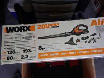 Worx 20-volt Max blower kit with multiple nozzles and accessories battery and charger included