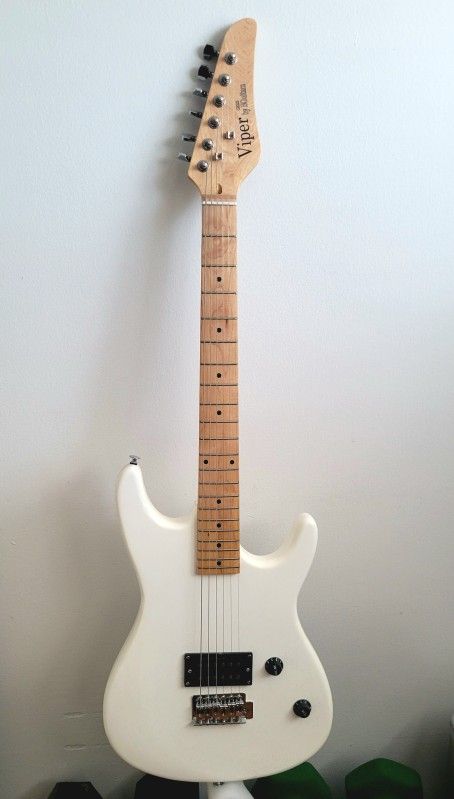Viper GE93 Electric Guitar no Amp