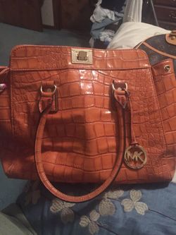 Very nice purse!