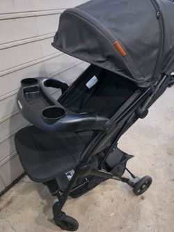 STROLLER VERY COMFORTABLE