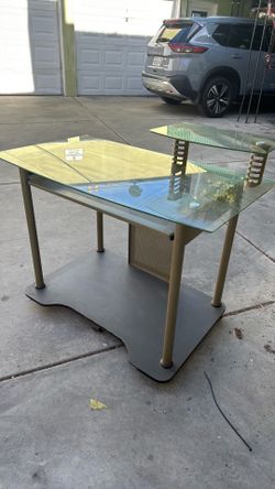 Glad top desk