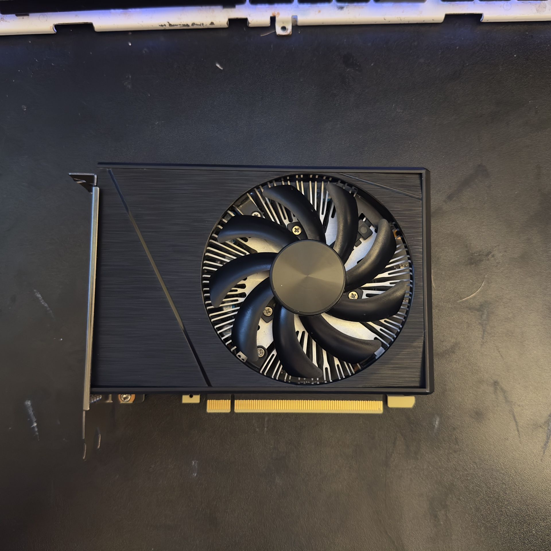 Lenovo 1660 super