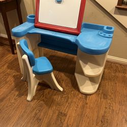 Step 2 Easel Desk