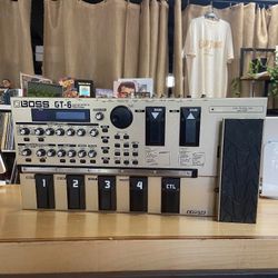 BOSS GT-6 With Power supply And Manual