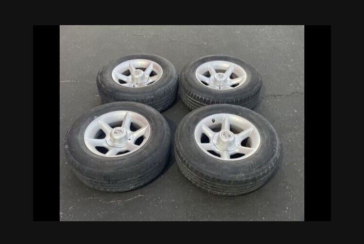 4 X 215/75r15 6x5.5 6x139.7 4Runner Tacoma  Stock  Rims With Tires!!!!