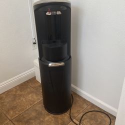 Water dispenser 
