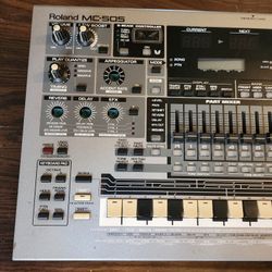 ROLAND MC-505 GROOVE BOX USED 