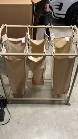 Hamper with sorting option