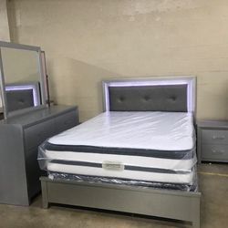 Brand New Queen Size Bedroom Set$699.financing Available 