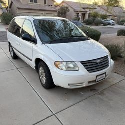 2007 Chrysler Town Country Minivan 72K