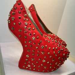 Issue High Heelless Red Studded Platform shoes size 10