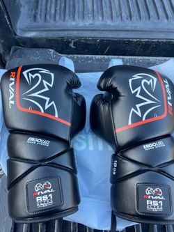 Rival RS1 Ultra Sparring Gloves 2.0(18 ounce)