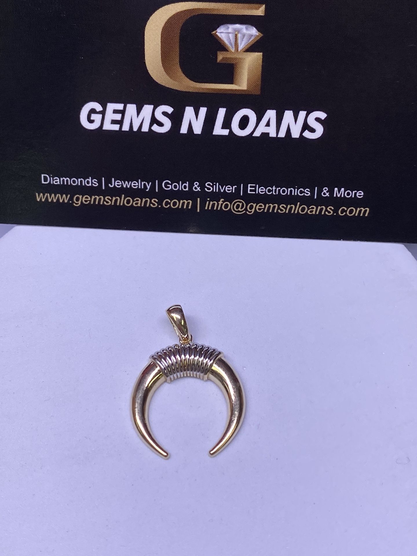 10k Bulls Horn Pendant