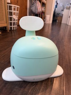 Be Mindful MOBY WHALE POTTY TRAINER - MINT