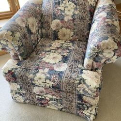 Bassett Club Chairs (2) Beautiful Condition Hardly Used
