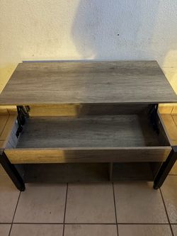 Lift top coffee table