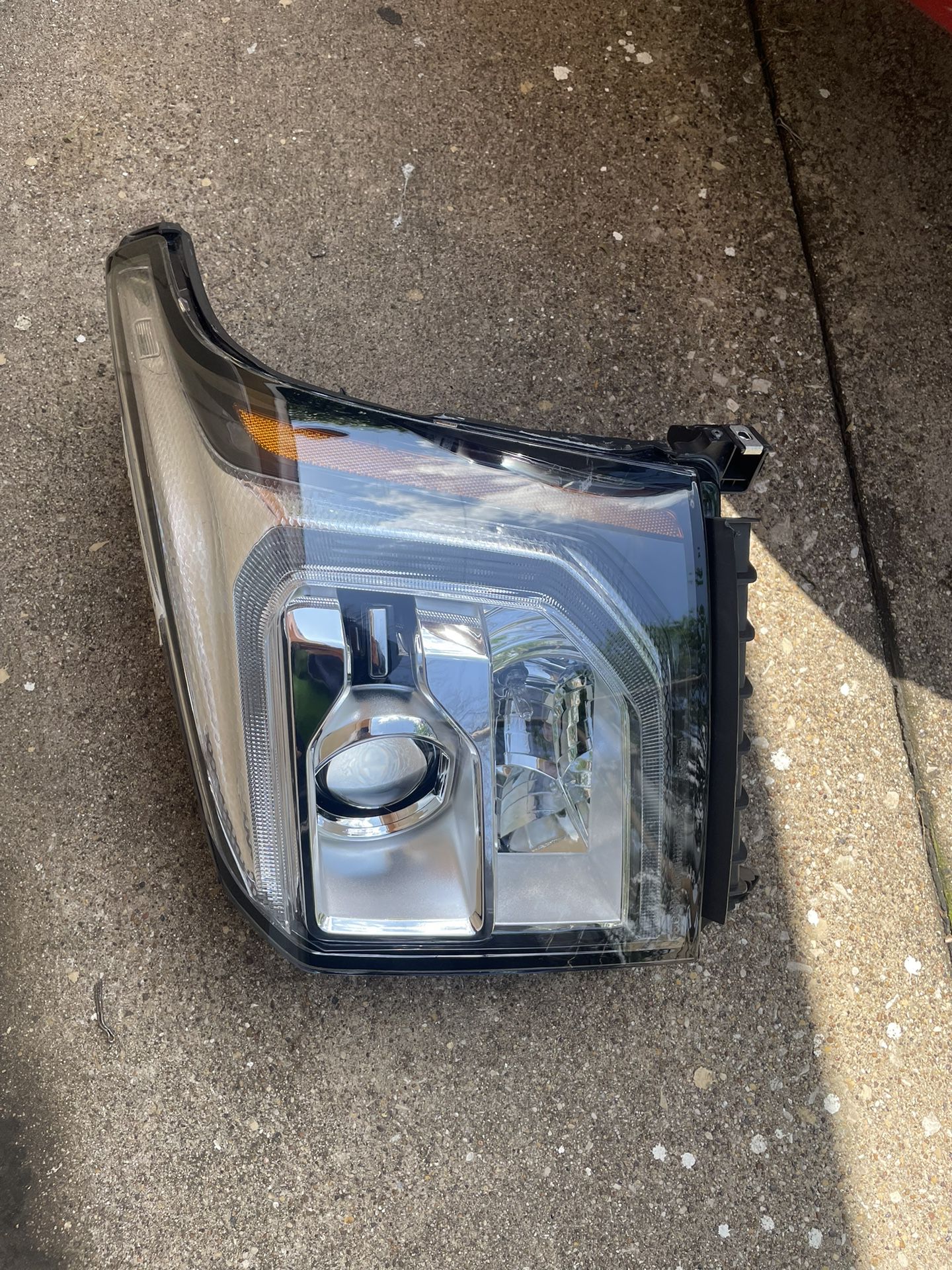 2015 2020 GMC Jukon Left Headlight aftermarket Parts 