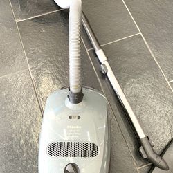 Miele Classic CT Canister Vaccuum Cleaner, good Used Shape!