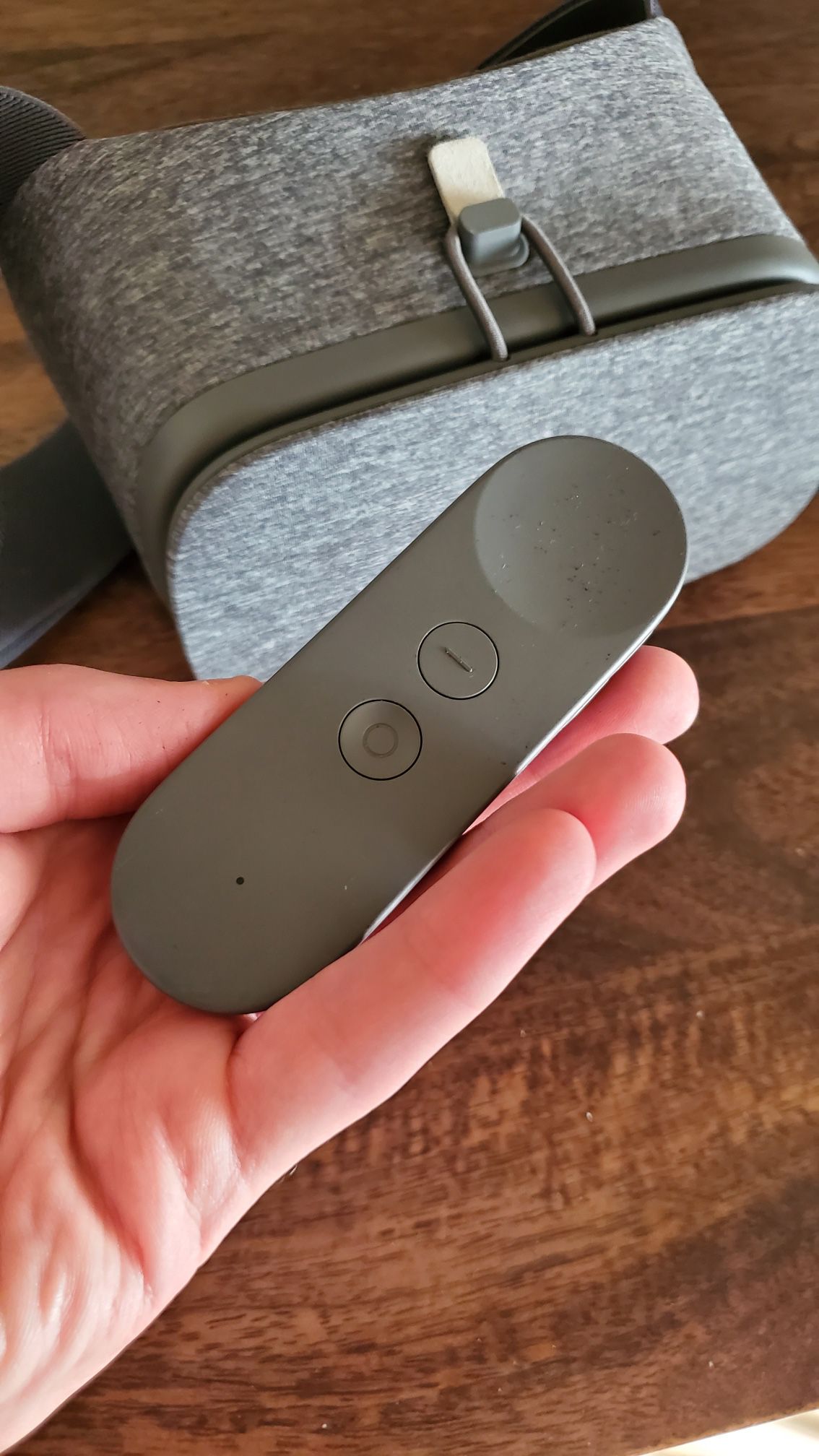 Google Daydream View 2 Charcoal Grey Virtual Reality / VR Headset