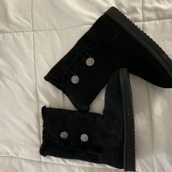 Koolaburra UGGS  Women Size 9