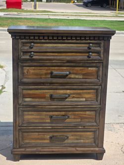 DRESSER