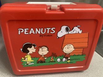 Collectible Peanuts Snoopy Lunch Box ( Thermos)