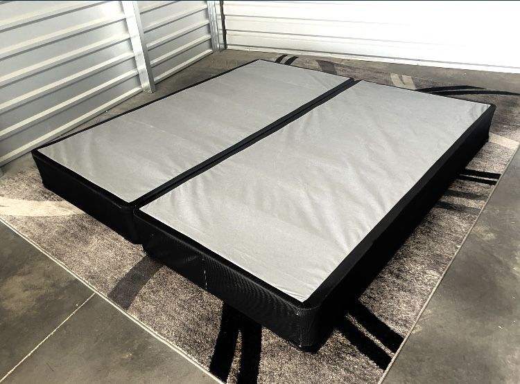 DELIVERY 🚚😀 Eastern Standard King Size Box Springs/Bed Foundation!