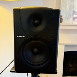 Pair of Mackie MR5 Active Studio Monitors – 5” Powered Speakers – Very Good Condition 