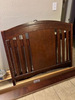 Double/Full Size Wood Bed Frame