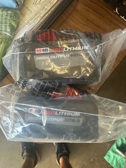 Milwaukee m18 high output battery new