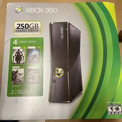 NEW Xbox 360 250GB Spring Value Bundle 4 Games 