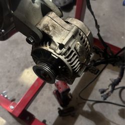 D15b7 165 Amp Alternator