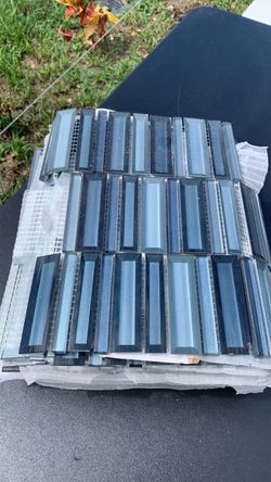 Glass tile