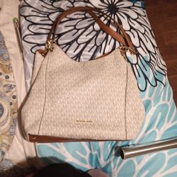Micheal Kors Purse 