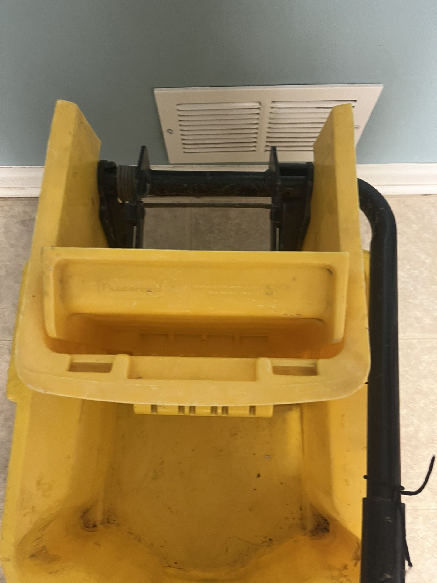 Rubbermaid Mop Bucket