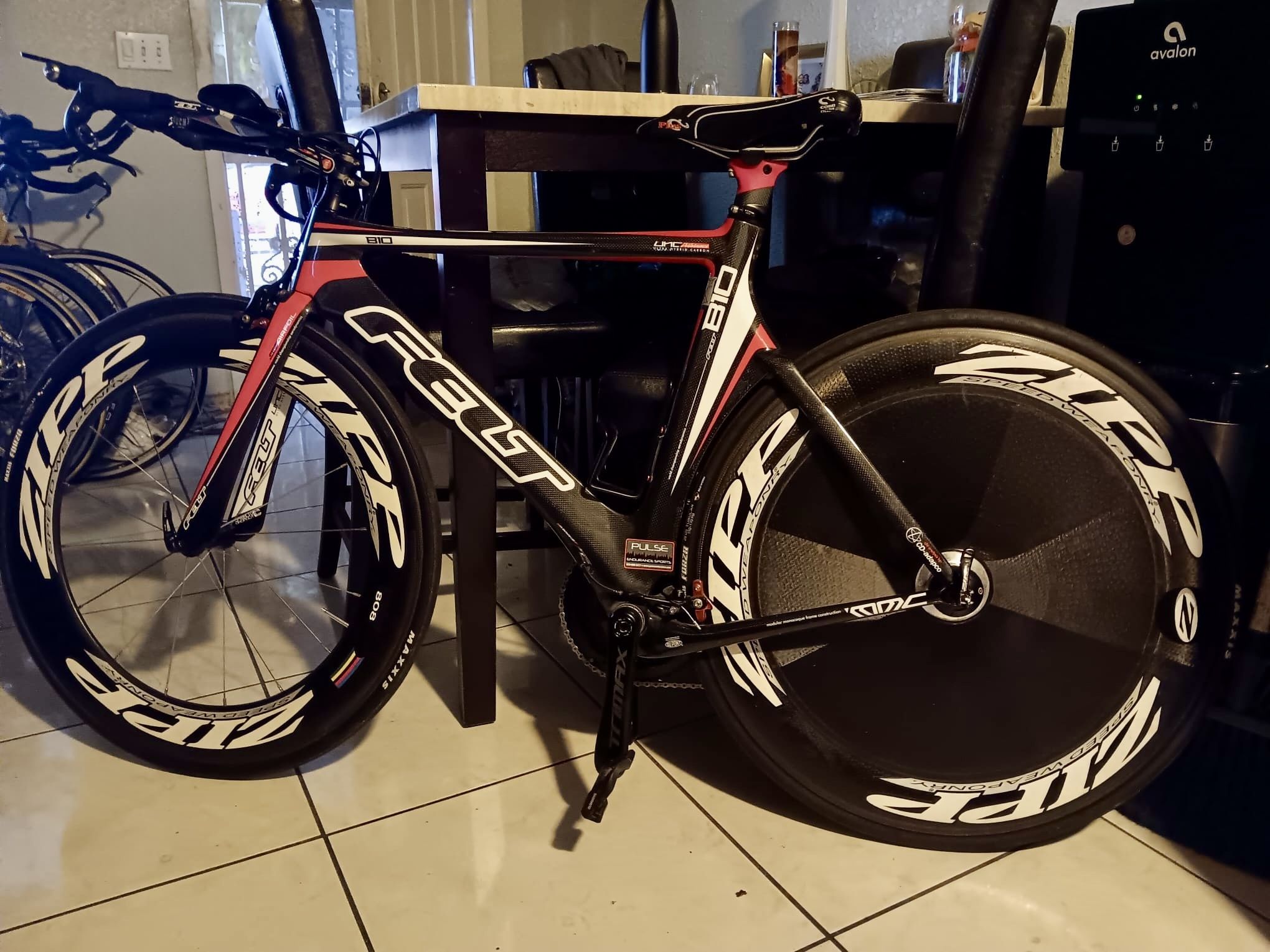 Felt B10 Triathlon/TT Bike – Size 54 – Full Carbon – Zipp Wheels