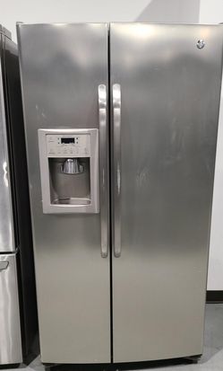 GE Side-by-Side Stainless Steel Refrigerator Fridge
