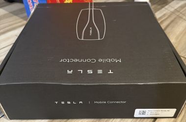 Tesla Brand New Mobile Connector Bundle