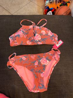 (2) piece swimsuit