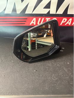2021-2026 Cadillac Escalade mirror